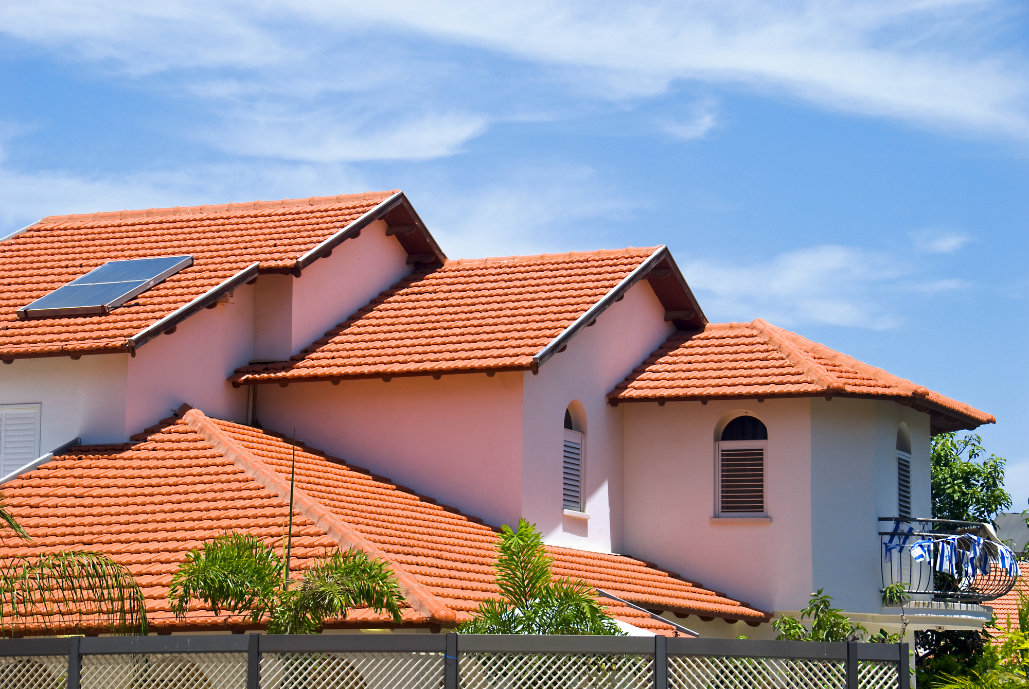Tiled Roof Photo